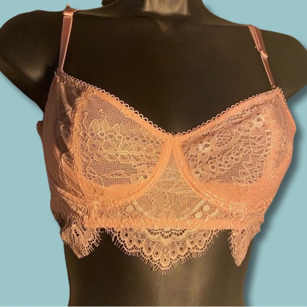 Victoria’s Secret Underwire Lace Bra